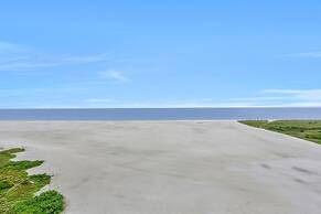 South Seas Tower 1-1212