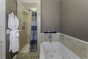 Casablanca Inn on the Bay