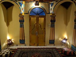 Elphardous Hotel