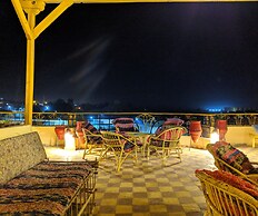 Elphardous Hotel