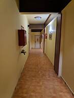 Elphardous Hotel