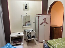Elphardous Hotel