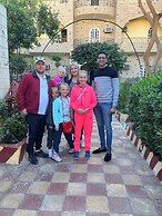 Elphardous Hotel