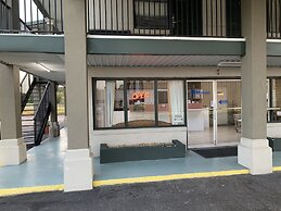 Travelers Inn