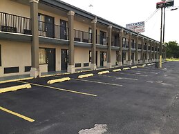 Travelers Inn