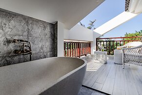 The Watermark Beachside Hotel