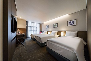 Ramada Encore by Wyndham Busan Station