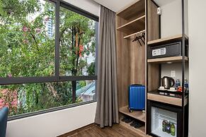 Golden Lotus Central Hotel