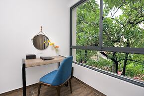 Golden Lotus Central Hotel