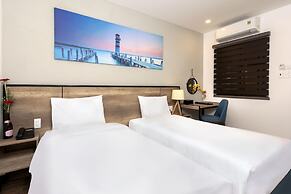 Golden Lotus Central Hotel