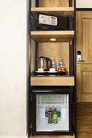 Golden Lotus Central Hotel