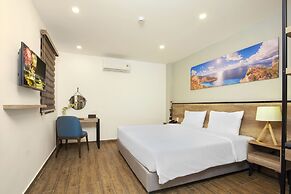 Golden Lotus Central Hotel