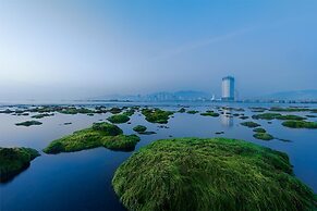 Golden Lotus Central Hotel