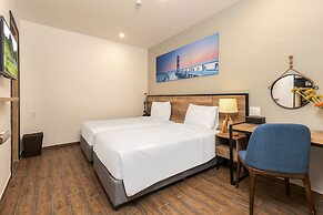 Golden Lotus Central Hotel