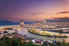 Golden Lotus Central Hotel