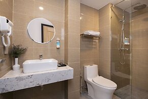 Golden Lotus Central Hotel