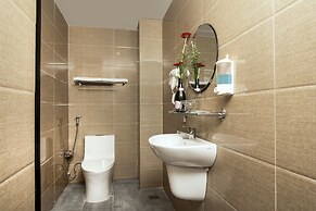 Golden Lotus Central Hotel