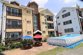 Gyeongju Raspberry Pension