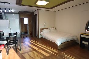 Gyeongju Raspberry Pension