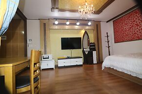 Gyeongju Raspberry Pension