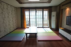 Gyeongju Raspberry Pension