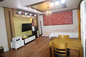 Gyeongju Raspberry Pension