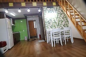 Gyeongju Raspberry Pension