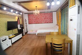 Gyeongju Raspberry Pension