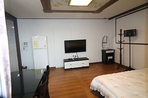 Gyeongju Raspberry Pension