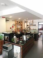 Lem's Apartment & Coffee