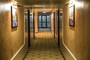 Hotel De Paris