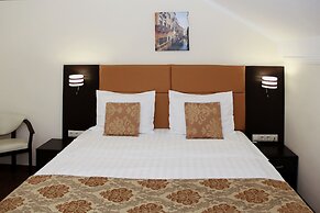 Hotel De Paris
