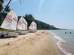Jansom Beach Resort Ranong