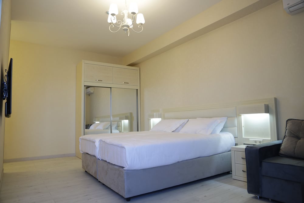 Full Comfort Apartment at Chavchavadze