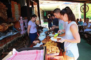 Dzajica Buk Rooms - Hostel