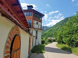 Dzajica Buk Rooms - Hostel