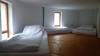 Dzajica Buk Rooms - Hostel