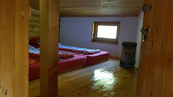 Dzajica Buk Rooms - Hostel