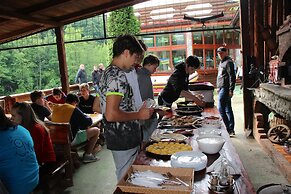 Dzajica Buk Rooms - Hostel