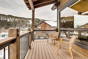 Spacious 3 Bedroom Townhome in River Run Village Within Walking Distan