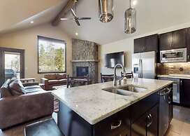 Spacious 3 Bedroom Townhome in River Run Village Within Walking Distan