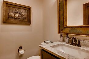 Spacious 3 Bedroom Townhome in River Run Village Within Walking Distan