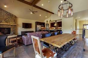 Spacious 3 Bedroom Townhome in River Run Village Within Walking Distan