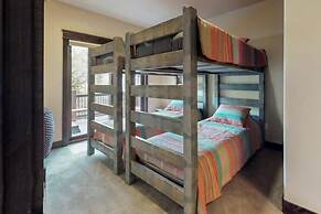 Spacious 3 Bedroom Townhome in River Run Village Within Walking Distan