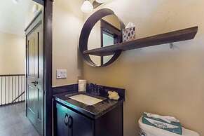 Spacious 3 Bedroom Townhome in River Run Village Within Walking Distan