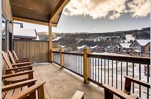 Spacious 4 Bedroom Townhome in River Run Village Within Walking Distan