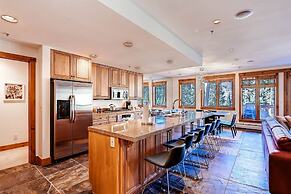 Premier 4 Bedroom Ski in, Ski out Vacation Rental at the Timbers With 