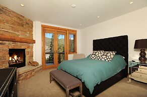Premier 4 Bedroom Ski in, Ski out Vacation Rental at the Timbers With