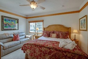 Luxury Charter 2 Bedroom Vacation Rental With Quick Access to the Ski 