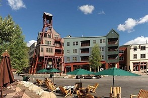 1 Bedroom Plus Murphy Mountain Condo in River Run Village With Mountai